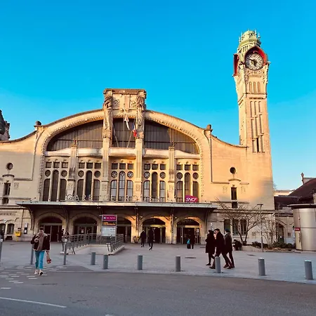 Lägenhet #hn - F2 Avec Balcon Pied De La Gare