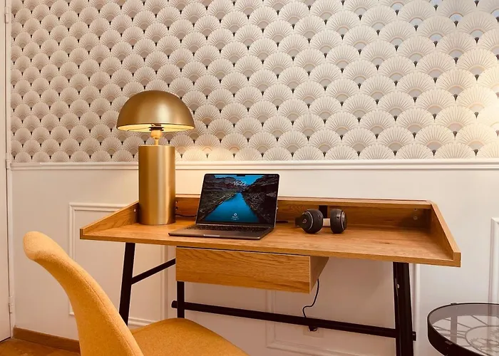 #hn - F2 Avec Balcon Pied De La Gare Apartment *