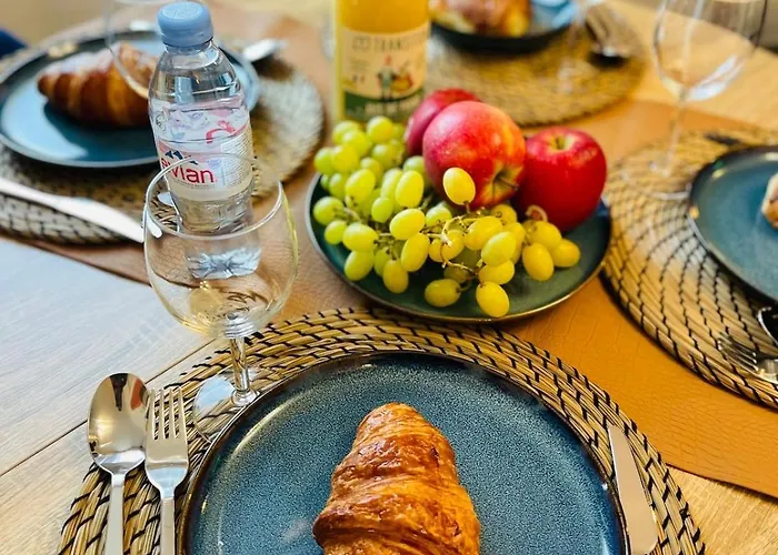 #hn - F2 Avec Balcon Pied De La Gare Apartment *