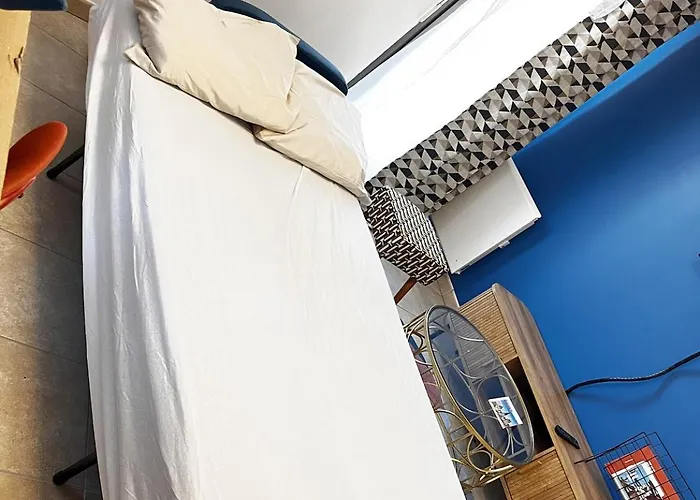 #hn - F2 Avec Balcon Pied De La Gare *